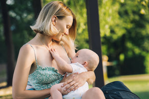 Feeding on the Fly: Your Guide to Breastfeeding in Public with Confidence